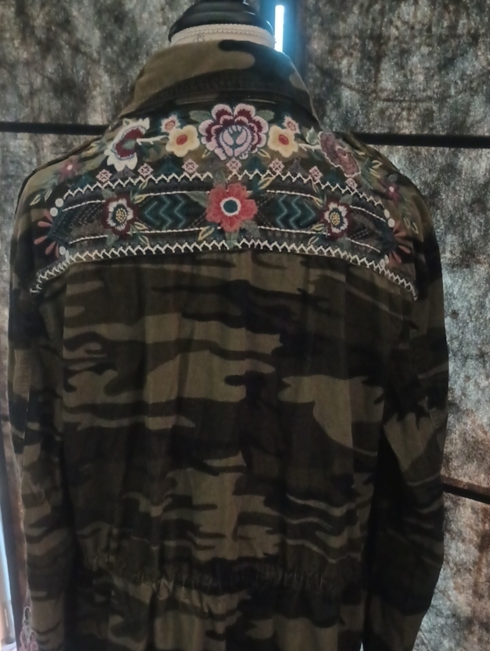 Johnny Was Olive Green Camo Embroidered Utility Jacket - Picture 7 of 8